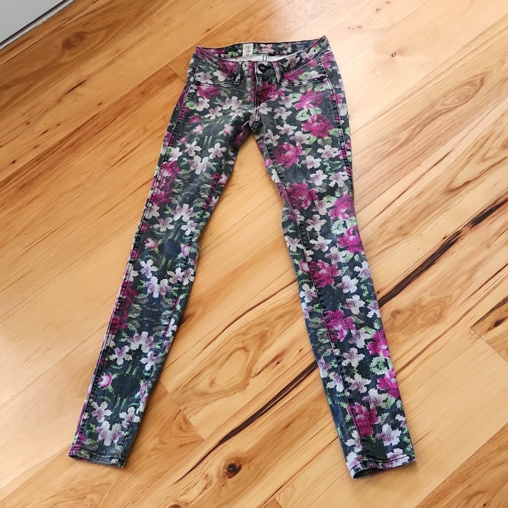 Railed leggings fit flower digital print jeans size 24